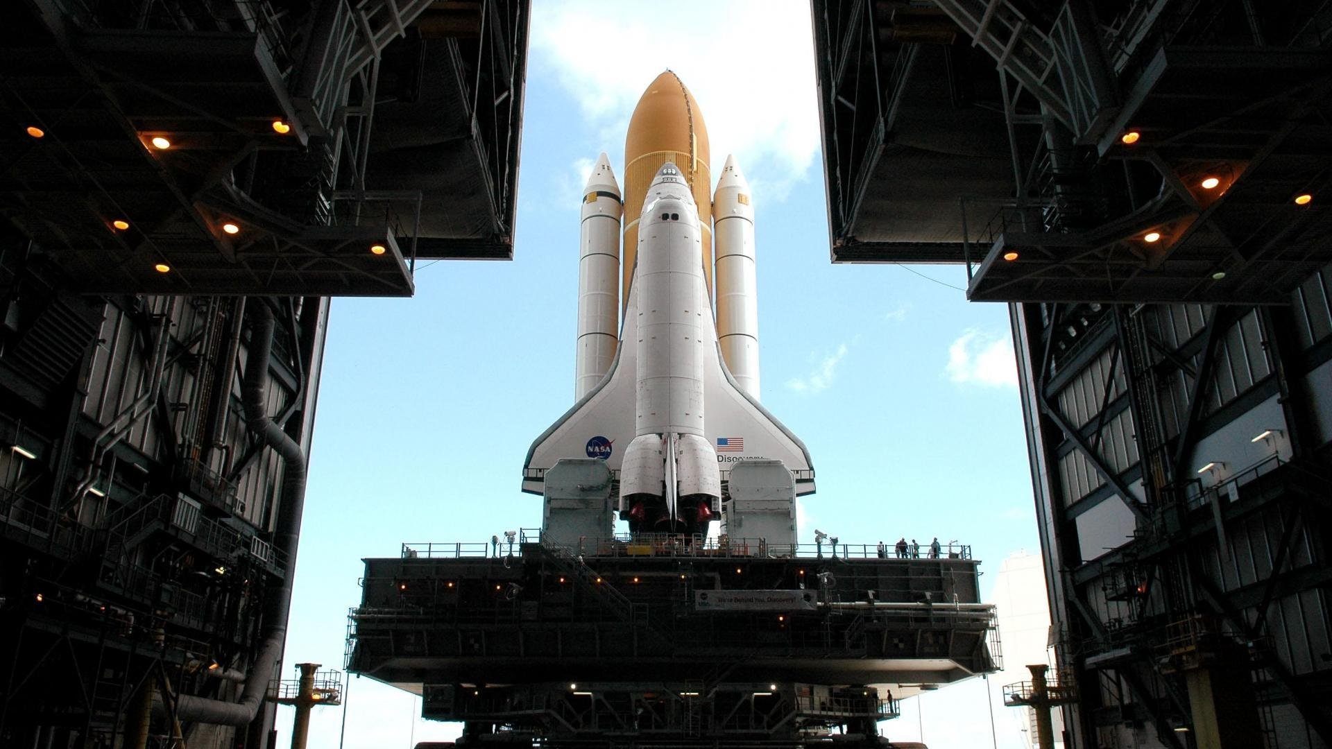 开云网站-湖人设立“球员家属支持基金”，关注背后力量，湖人历年全家福