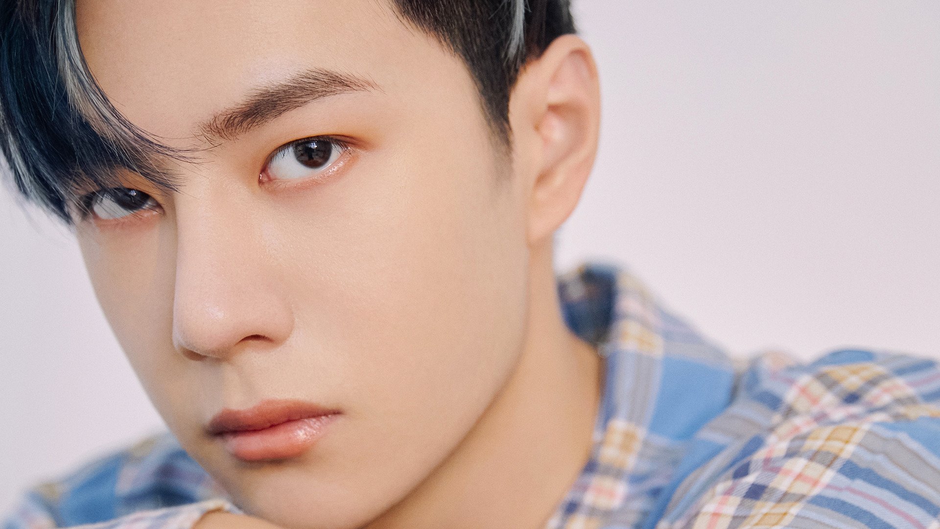 kaiyun网站-英格兰骑手詹姆斯·约翰逊在巴黎奥运会盛装舞步比赛中获得第六名，创造个人最佳成绩。