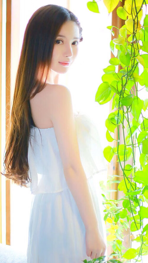 C罗赛后签名送给残障球迷感动现场,c罗签名的足球值多少钱